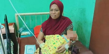 Ibu hamil di Banjarmasin alami kontraksi mendadak saat naik motor, lahiran di tepi jalan