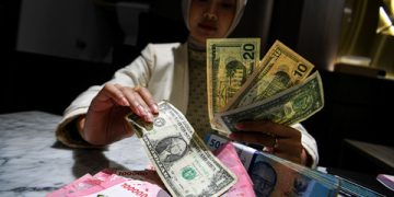 Rupiah melemah di pagi hari, tembus Rp 17.512 per dolar AS