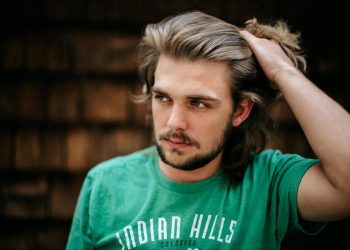 5 cara merawat rambut dengan topi