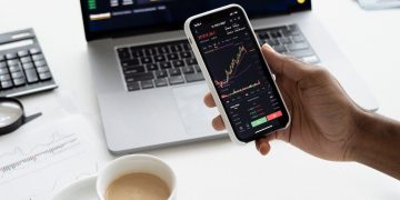 Net asing lakukan penjualan Rp 12,3 T dalam seminggu, BBCA dan TPIA paling diminati