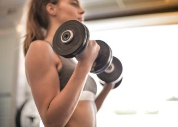 Apa Itu Strength Training? Manfaat, Jenis, dan Latihan yang Efektif