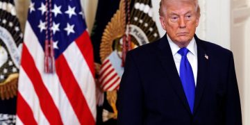 Foto tangan Trump memicu spekulasi kesehatan