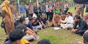 Agustiar Sabran Pilih Dialog Saat Mahasiswa Anak Buruh Demo di Kantor Gubernur