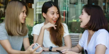 Diam Lebih Baik Daripada Bicara? Ini 9 Ciri Kepribadian Langka Menurut Psikologi