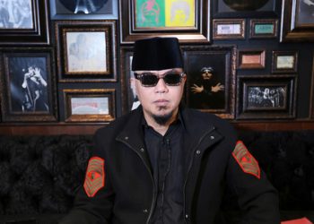 Ahmad Dhani Bimbing Shafeea Hadapi Kritik Netizen