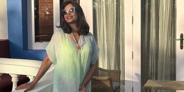Rayakan Anniversary, 9 Foto Romantis Bipasha Basu dan Suami di Goa