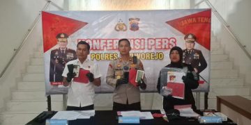 Warga Purworejo Tertipu Investasi Bodong Rp452 Juta via Pesan WA “Salah Sambung”