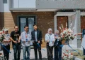 Rumah 2 Lantai dengan Balkon dan Kolam Pribadi di Pusat Kota Sidoarjo