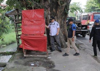 Tiga berita terpopuler Padang: rumah tersambar petir, penertiban bangunan liar, dan kenaikan harga BBM