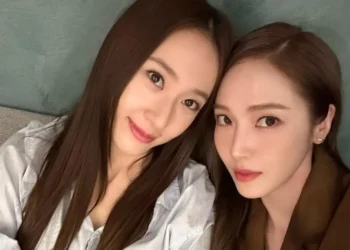 Jess dan Krystal Kembali! Penampilan Mereka di SNL Korea Jadi Sorotan