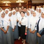 Amsakar-Li Claudia Perluas Beasiswa Batam untuk Anak Hinterland dan Keluarga Tidak Mampu