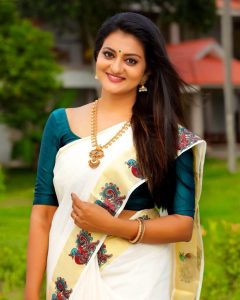 actress-priyanka-nair-in-gorgeous-look_162703601150.jpg