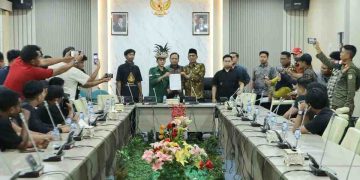 Ketua DPRD Batam Terima Aspirasi Mahasiswa, Janji Kawal Tuntutan Soal Lingkungan dan Krisis Air