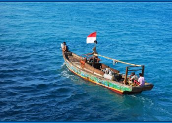 Nelayan Bitung Terjebak Laut, Polairud Datang Menyelamatkan