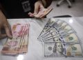 Rupiah Terpuruk: Dolar AS Tembus Rp 17.888