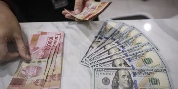 Rupiah Terpuruk: Dolar AS Tembus Rp 17.888