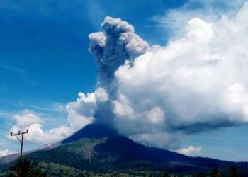 Letusan Kembar Lewotobi Pagi Ini