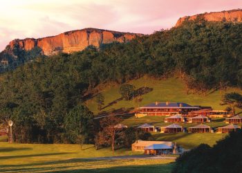 Emirates Eyes More Helicopter Flights at Luxury Wolgan Valley Resort
