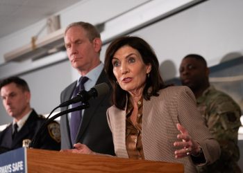 Abbott’s AI Slam: NY Governor Fires Back in Political Feud