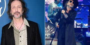 Crowes’ Robinson Battles Tampa Crowd Over ‘USA’ Chant