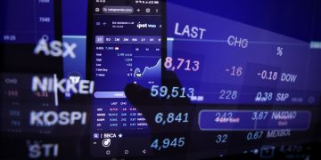Indeks Bisnis-27 Menguat Hari Ini, Saham AMRT, MEDC, dan TAPG Meroket