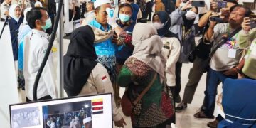 Kloter Pertama Haji Surabaya: 378 Tiba, 1 Wafat, 1 Dirawat
