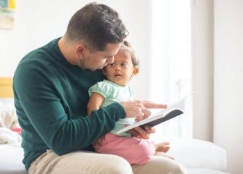 7 Cara Kreatif Umumkan Kehamilan pada Si Kecil