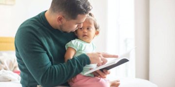 7 Cara Kreatif Umumkan Kehamilan pada Si Kecil