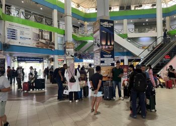 Berkah Semu Pariwisata: Rupiah Terdevaluasi, Untung Siapa?