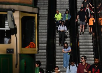 Fair Work Boosts 3M Aussies on Minimum Wage by 4.75%