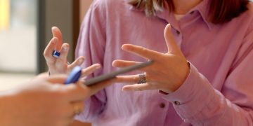 Body Language Blunders: Mistakes That Make You Seem Unlikable