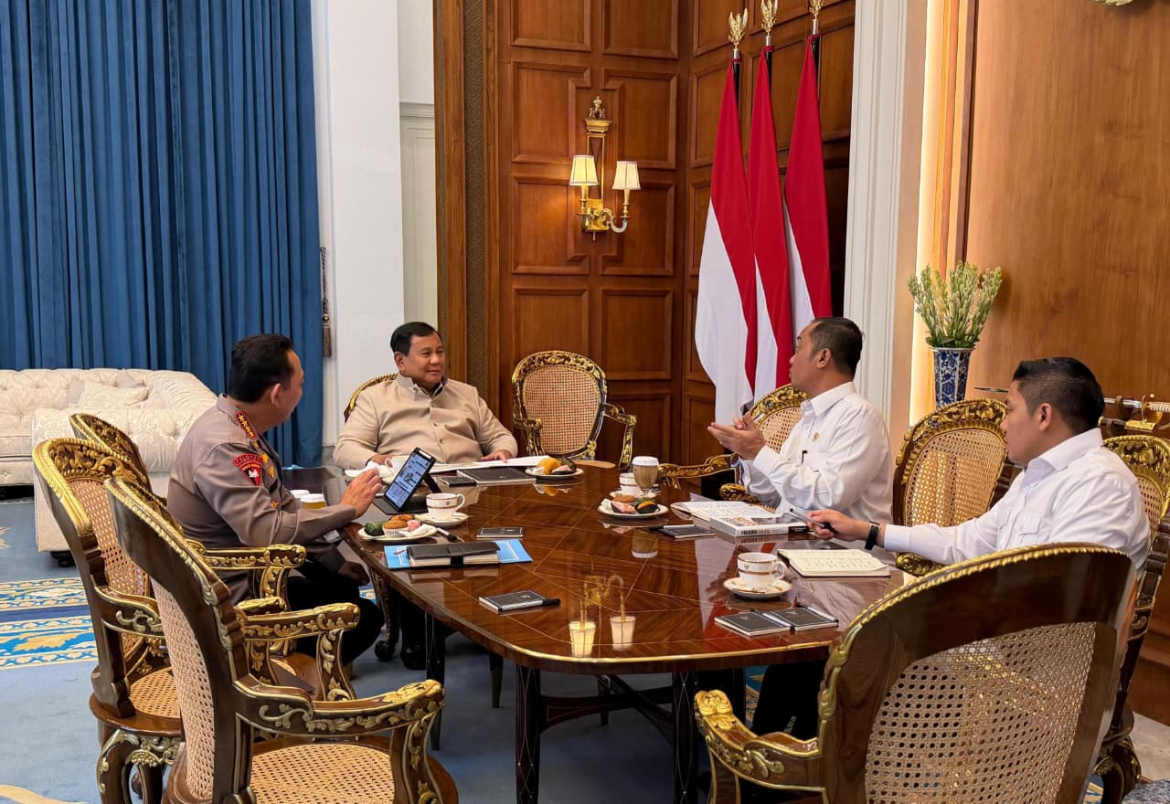 Presiden-Prabowo-Terima-Kapolri-Seskab-Teddy-Polri-Tekankan-Komitmen-Jaga-Stabilitas-Nasional-