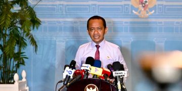 Menteri Energi dan Sumber Daya Mineral (ESDM) Bahlil Lahadalia memberikan keterangan pers di Istana Merdeka, Jakarta, pada Kamis, 11 Juni 2026.