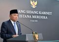 Menteri Sekretaris Negara (Mensesneg) Prasetyo Hadi menyampaikan keterangan persnya di kompleks Istana Kepresidenan Jakarta, Senin, 15 Juni 2026.