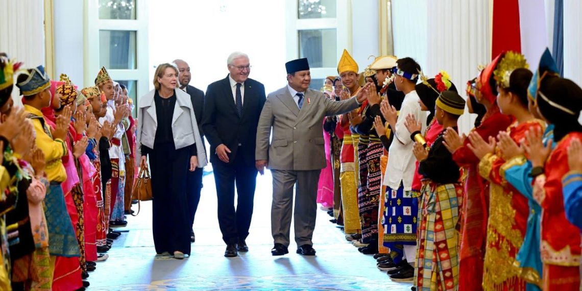 Presiden Prabowo enggelar jamuan santap siang kenegaraan sebagai bagian dari rangkaian kunjungan kenegaraan Presiden Republik Federal Jerman Frank-Walter Steinmeier beserta Ibu Elke Büdenbender di Istana Negara, Jakarta, pada Senin, 15 Juni 2026.