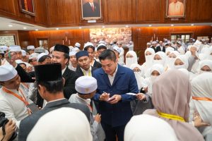 Istana Kepresidenan Jakarta menerima kunjungan sejumlah santri dan pengajar Pondok Pesantren Qurrotu Nafsin dalam program “Istana untuk Anak Sekolah” pada Kamis, 25 Juni 2026.