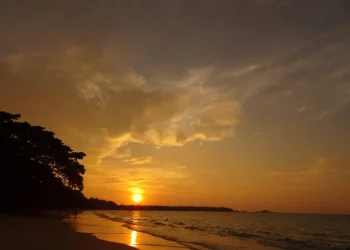 Senja Pantura: Pantai Utama Raya, Situbondo