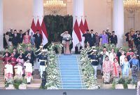 Presiden-Prabowo-Pimpin-Upacara-Penurunan-Bendera-Merah-Putih-di-Istana-Merdeka-Tegaskan-Semangat-Kebersamaan-di-HUT-ke-81-Kemerdekaan-RI