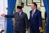 Presiden Prabowo Subianto bersama Perdana Menteri (PM) Kerajaan Tailan Anutin Charnvirakul menyaksikan penunjukkan sejumlah dokumen kerja sama antara Indonesia dan Tailan di Istana Merdeka, Jakarta, pada Senin, 3 Agustus 2026.