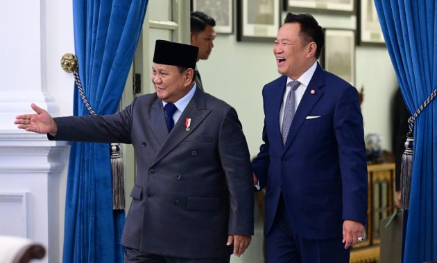 Presiden Prabowo Subianto bersama Perdana Menteri (PM) Kerajaan Tailan Anutin Charnvirakul menyaksikan penunjukkan sejumlah dokumen kerja sama antara Indonesia dan Tailan di Istana Merdeka, Jakarta, pada Senin, 3 Agustus 2026.