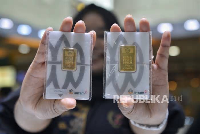 Harga emas Antam terkoreksi ke Rp2,58 juta per gram, buyback ikut melemah