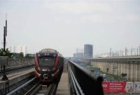 LRT Jabodebek Alami Pengereman Mendadak di Cikunir, Sejumlah Penumpang Terjatuh