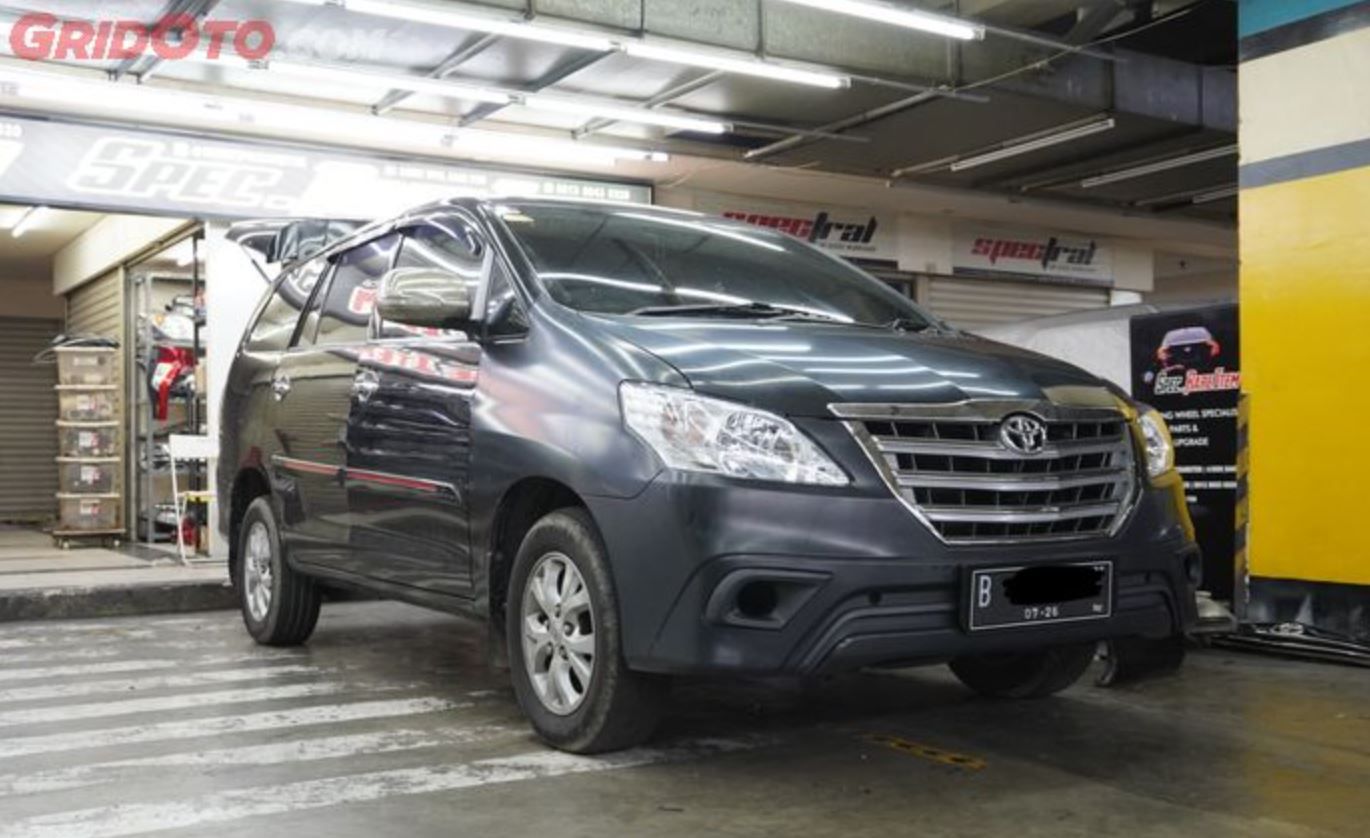 Pilihan MPV Bekas Keluarga: Toyota Kijang Innova Barong Bensin Masih Diburu