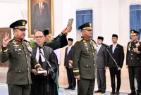 Presiden Prabowo Subianto melantik Jenderal TNI Maruli Simanjuntak sebagai Wakil Panglima TNI merangkap Kepala Badan Nasional Pengelola Perbatasan dan Daerah Terpencil di Istana Negara, Jakarta, pada Kamis, 15 Oktober 2026.