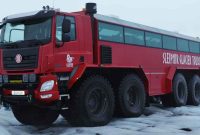 TATRAbus 8x8 Beroda Raksasa Mulai Layani Wisata Gletser di Islandia