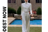 Sabrina Chairunnisa Tampil Berhijab Serba Putih di New York Fashion Week