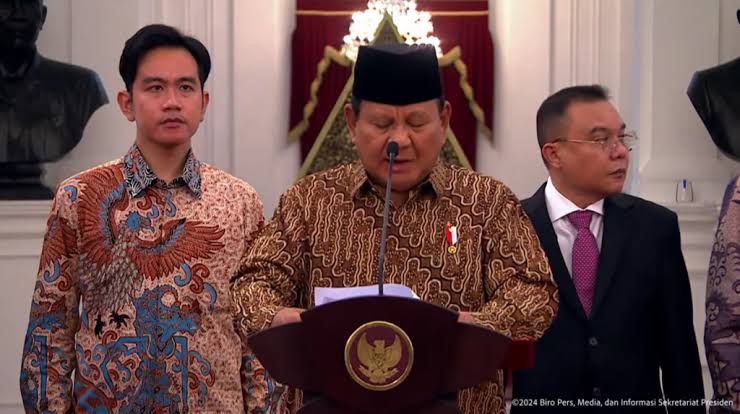 Presiden Prabowo dan Wakil Presiden Gibran Rakabuming pada saat mengumumkan susunan Kabinet Merah Putih.